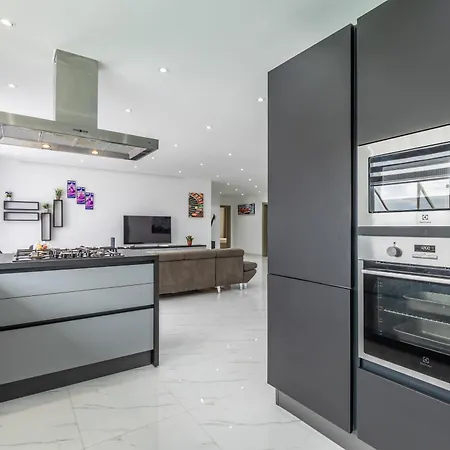 Ta Xbiex, Luxury Penthouse For Families Only, With Pool And Seaview, Malta *