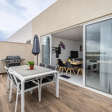 شقة Ta Xbiex, Luxury Penthouse For Families Only, With Pool And Seaview, Malta