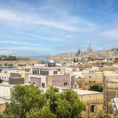 Ta Xbiex, Luxury Penthouse For Families Only, With Pool And Seaview, Malta شقة