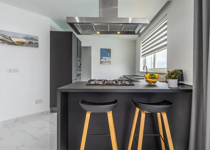 Apartment Ta Xbiex, Luxury Penthouse For Families Only, With Pool And Seaview, Malta