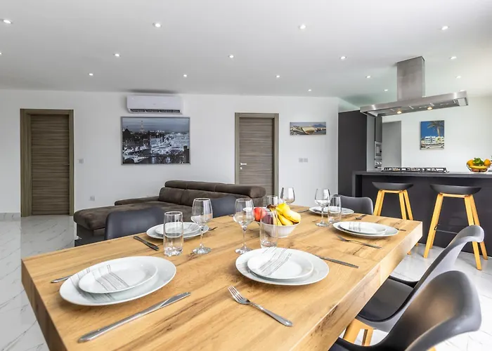 Apartment Ta Xbiex, Luxury Penthouse For Families Only, With Pool And Seaview, Malta