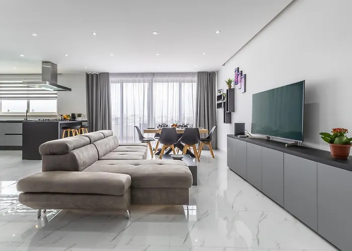 Apartment Ta Xbiex, Luxury Penthouse For Families Only, With Pool And Seaview, Malta *