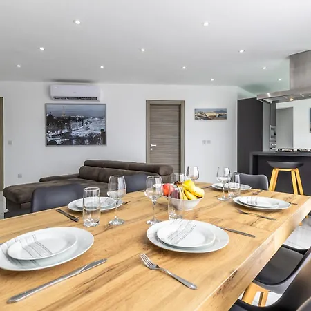 Apartament Ta Xbiex, Luxury Penthouse For Families Only, With Pool And Seaview, Malta