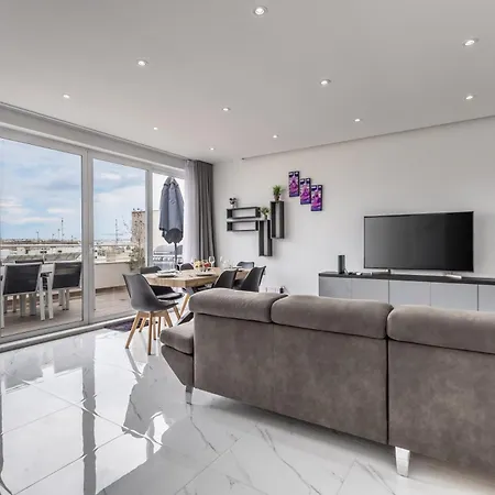 Apartament Ta Xbiex, Luxury Penthouse For Families Only, With Pool And Seaview, Malta