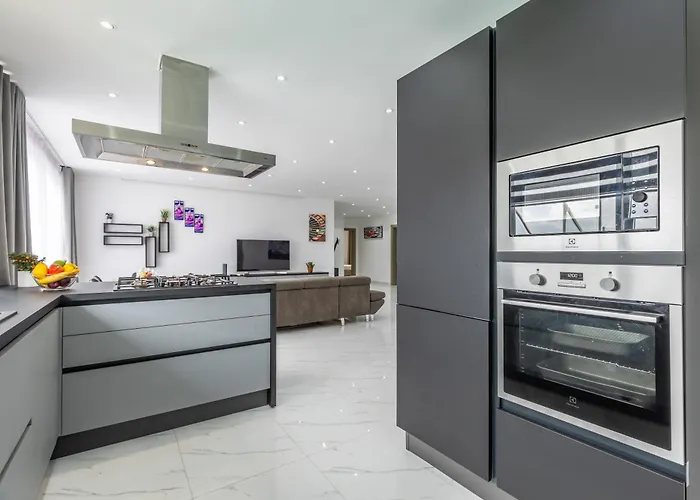 Ta Xbiex, Luxury Penthouse For Families Only, With Pool And Seaview, Malta *