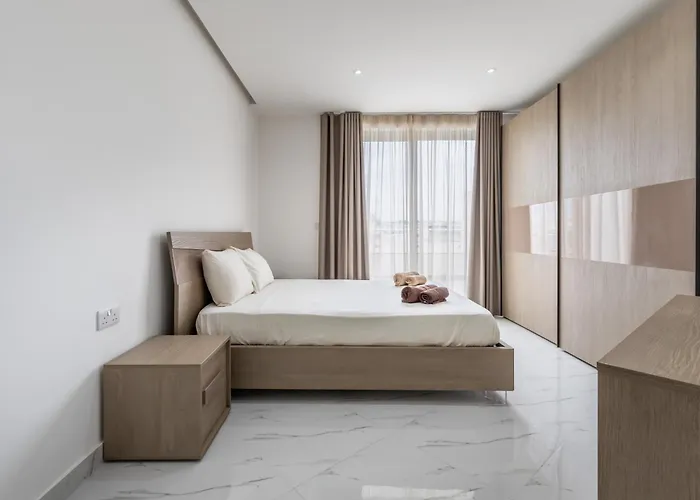 Ta Xbiex, Luxury Penthouse For Families Only, With Pool And Seaview, Malta Apartment *