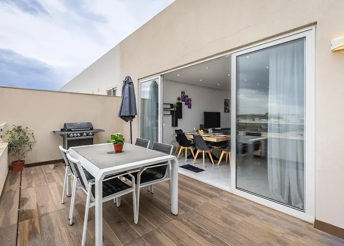 Apartment Ta Xbiex, Luxury Penthouse For Families Only, With Pool And Seaview, Malta