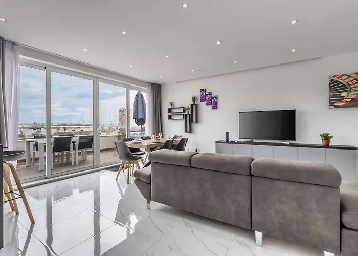 Apartment Ta Xbiex, Luxury Penthouse For Families Only, With Pool And Seaview, Malta